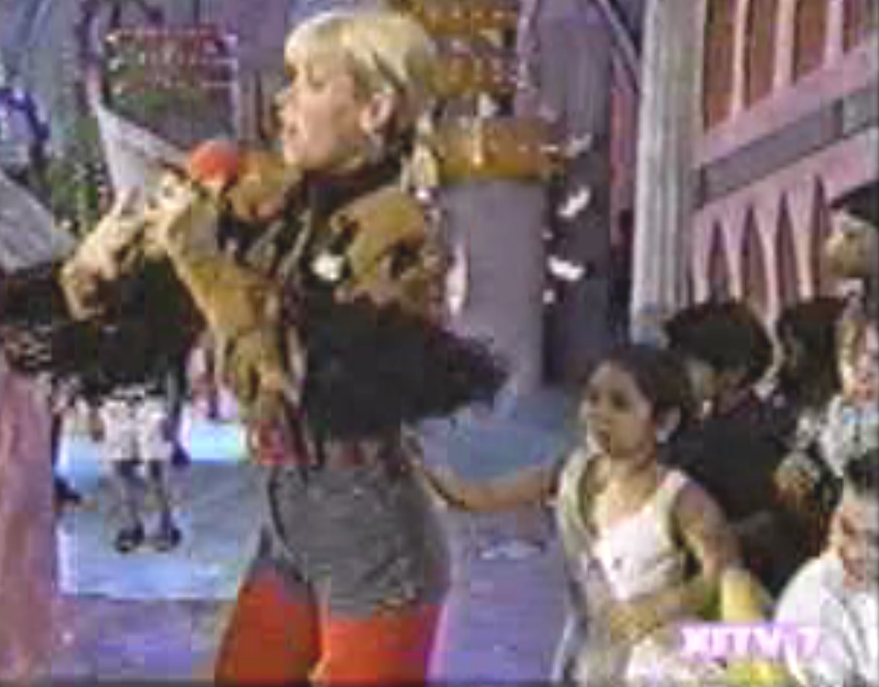 XITV Channel 7 XUXA's Search Party! 